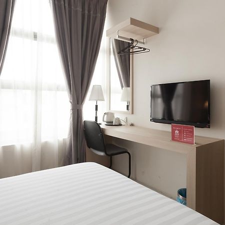 Zen Rooms Sungai Besi Kuala Lumpur Exterior photo